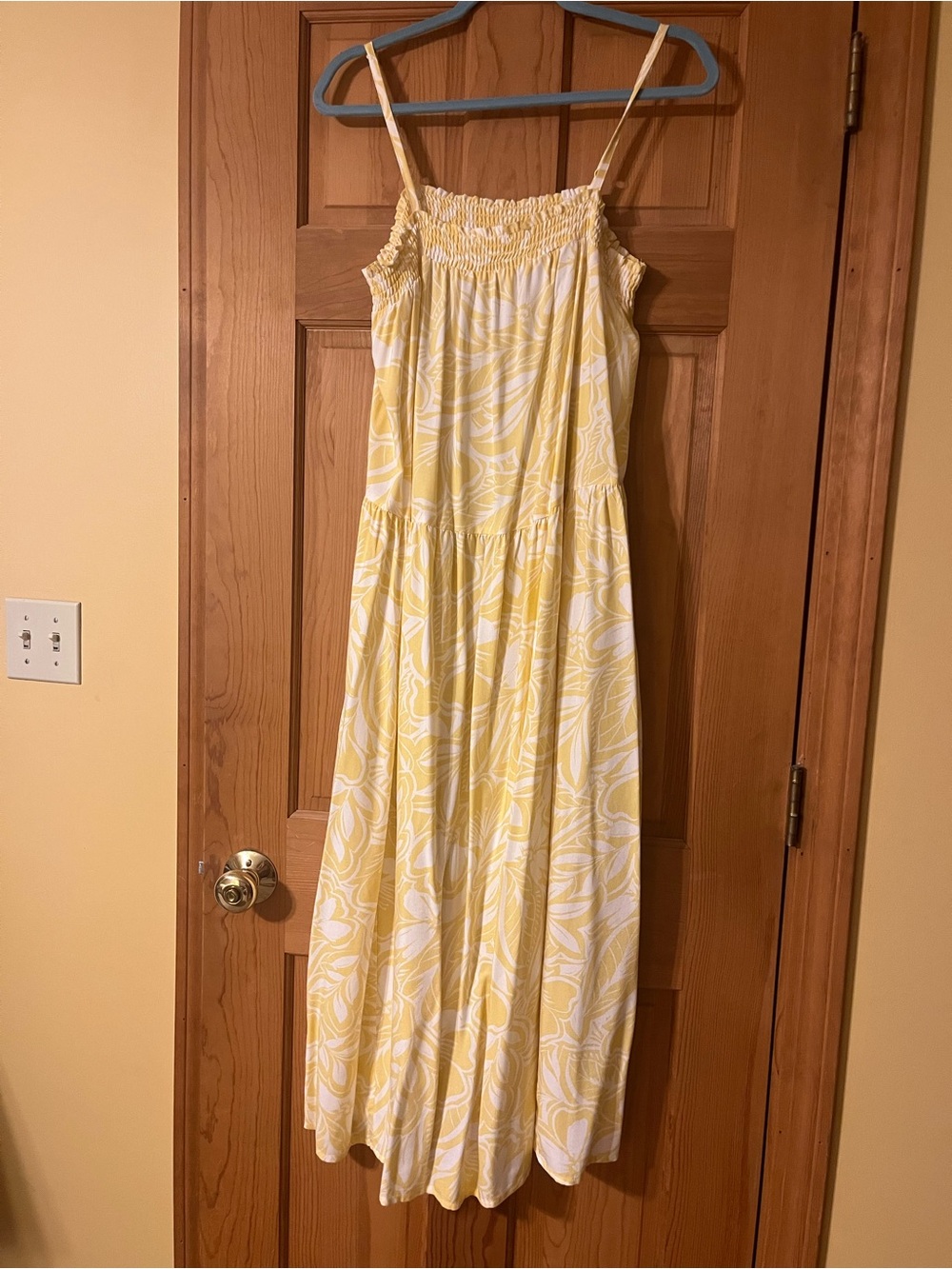 Women's Old Navy Maxi Yellow Floral Sundress Size M.